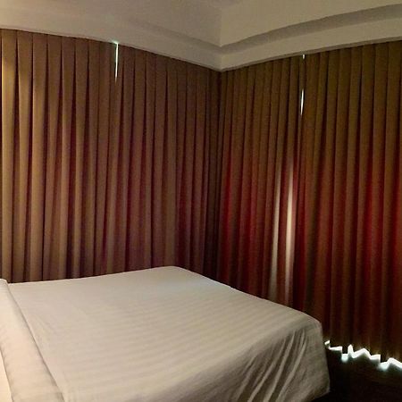 Padgett Place Prime Suites Себу Экстерьер фото