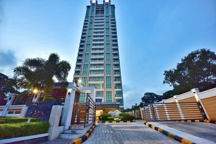 Padgett Place Prime Suites Себу Экстерьер фото
