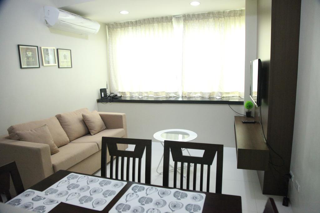 Padgett Place Prime Suites Себу Экстерьер фото