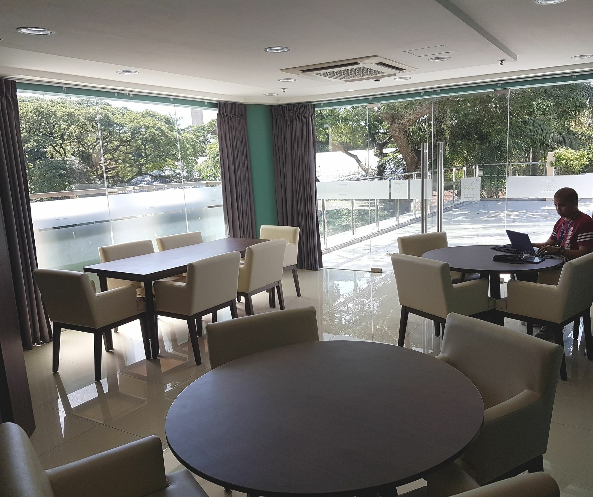 Padgett Place Prime Suites Себу Экстерьер фото