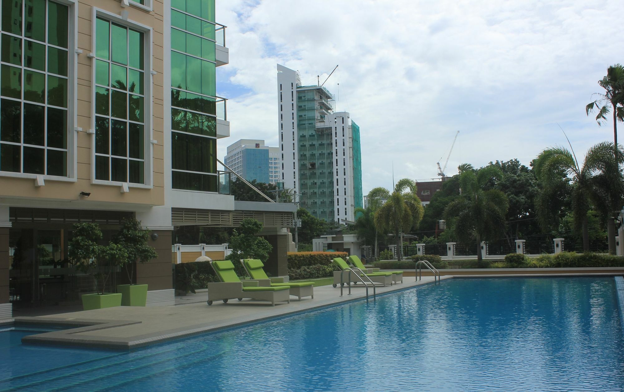 Padgett Place Prime Suites Себу Экстерьер фото